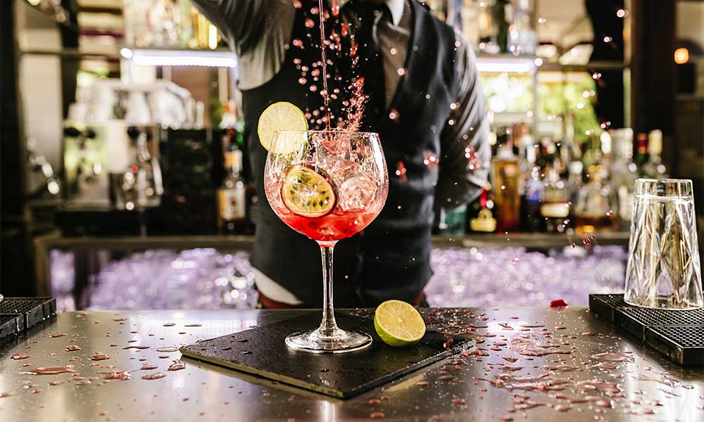 How to become a professional bartender